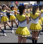 视频：短裙长美腿加上长筒袜是日本初中妹妹的标配啊！